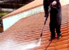 Les techniques de nettoyage d’une toiture